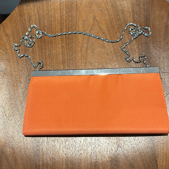 UF  Gators Clutch🧡💙 come with shoulder strap nwot 9 x 4” - Picture 2 of 3